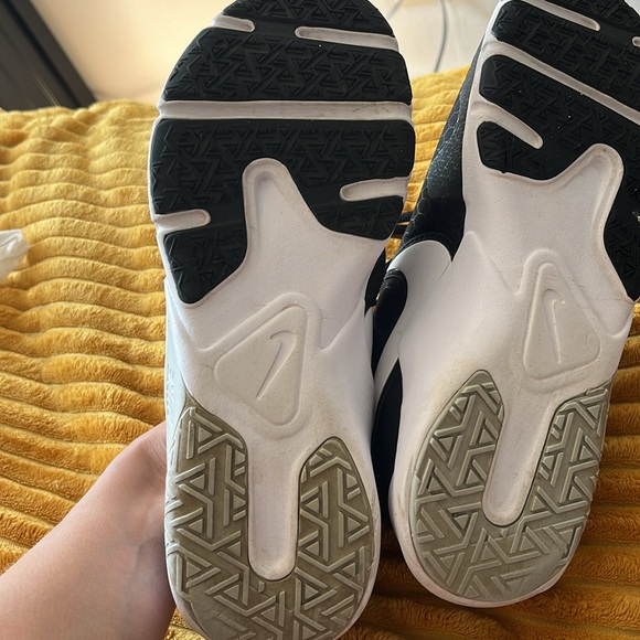 Nike sneakers - Picture 3 of 5